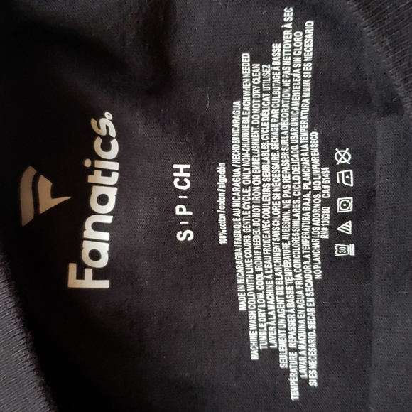 NWT Seattle black NHL KRAKEN t-shirt small - Picture 5 of 7